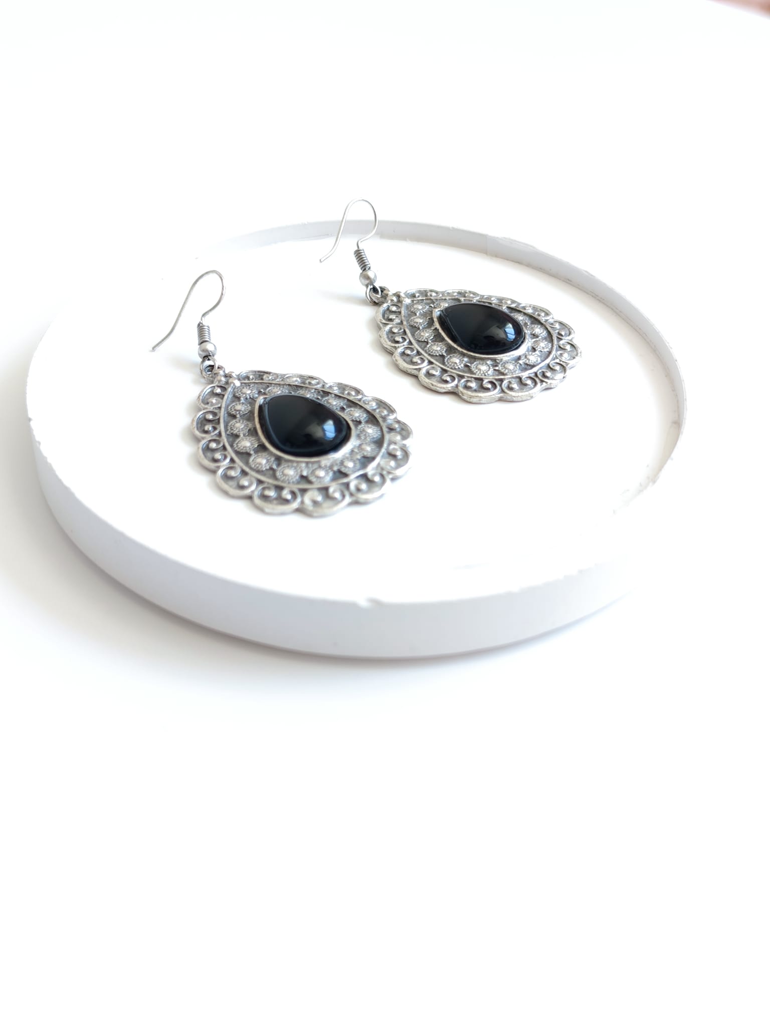 Midnight Aura Vintage Earrings - Image 2